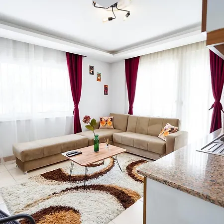 Lovely Flat With Balcony And Excellent Location In Muratpasa, Antalya Daire Antalya